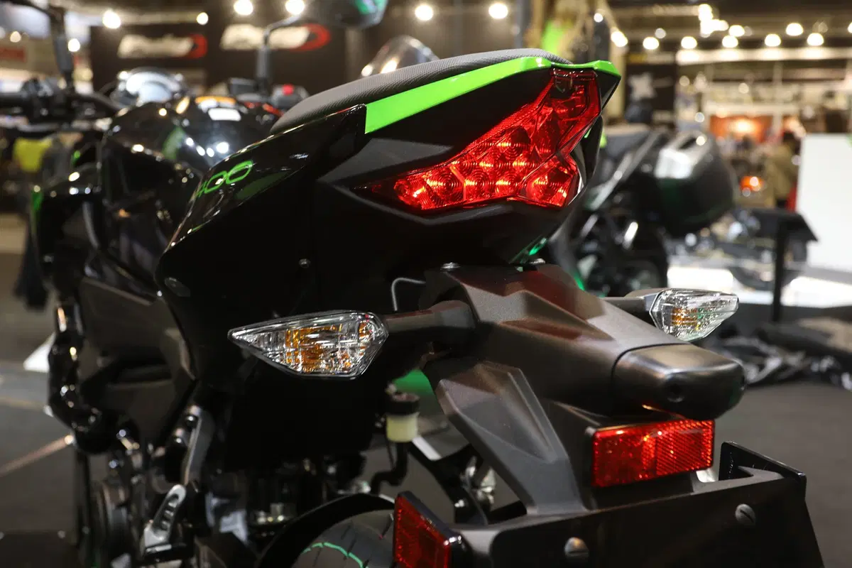 EICMA 2018: Kawasaki Z400, foto, video e dati (7)