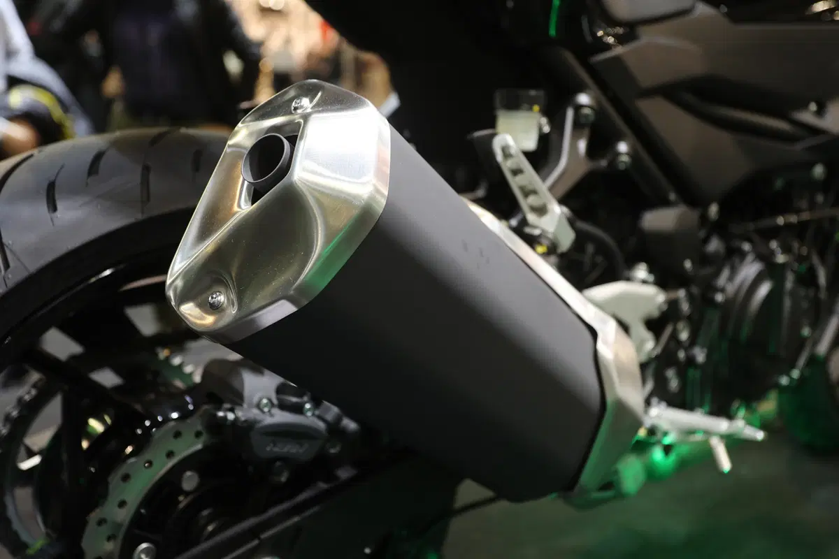 EICMA 2018: Kawasaki Z400, foto, video e dati (10)