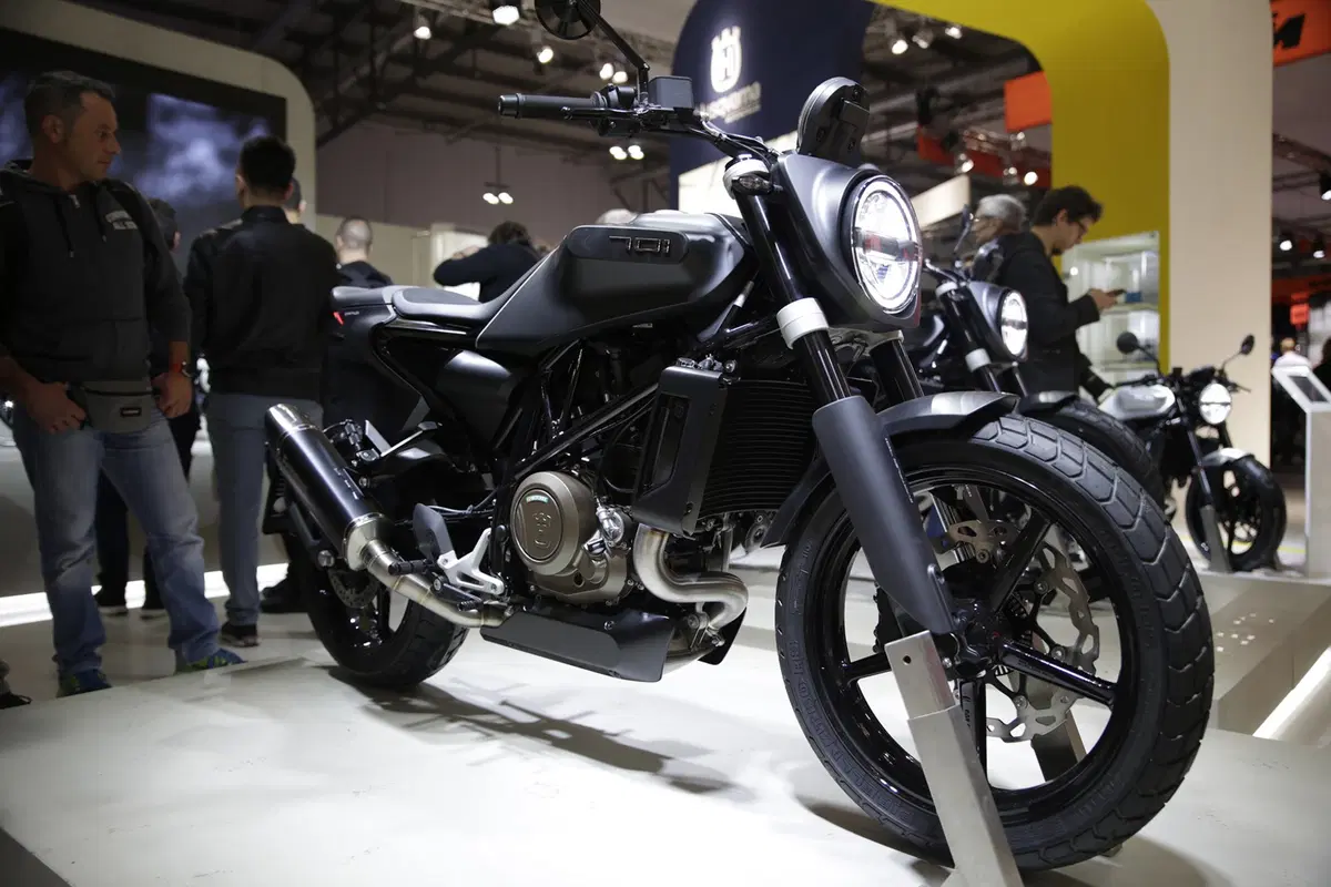 EICMA 2018: Husqvarna Svartpilen 701, foto, video e dati (4)