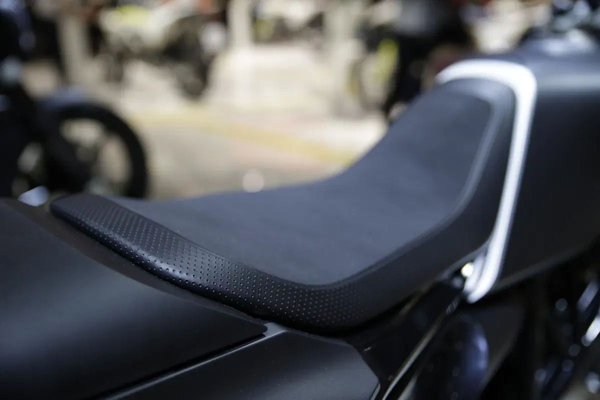 EICMA 2018: Husqvarna Svartpilen 701, foto, video e dati (10)