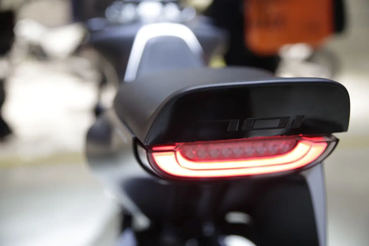 EICMA 2018: Husqvarna Svartpilen 701, foto, video e dati (11)