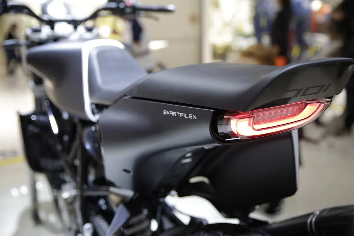 EICMA 2018: Husqvarna Svartpilen 701, foto, video e dati (3)