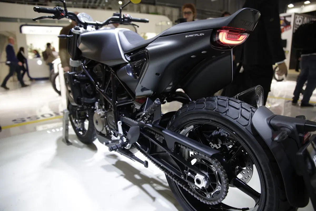 EICMA 2018: Husqvarna Svartpilen 701, foto, video e dati (2)