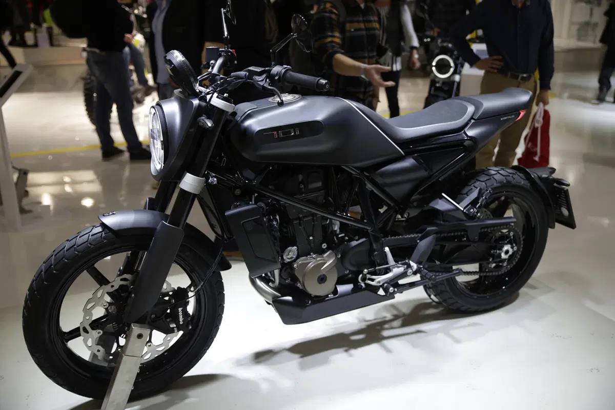 EICMA 2018: Husqvarna Svartpilen 701, foto, video e dati