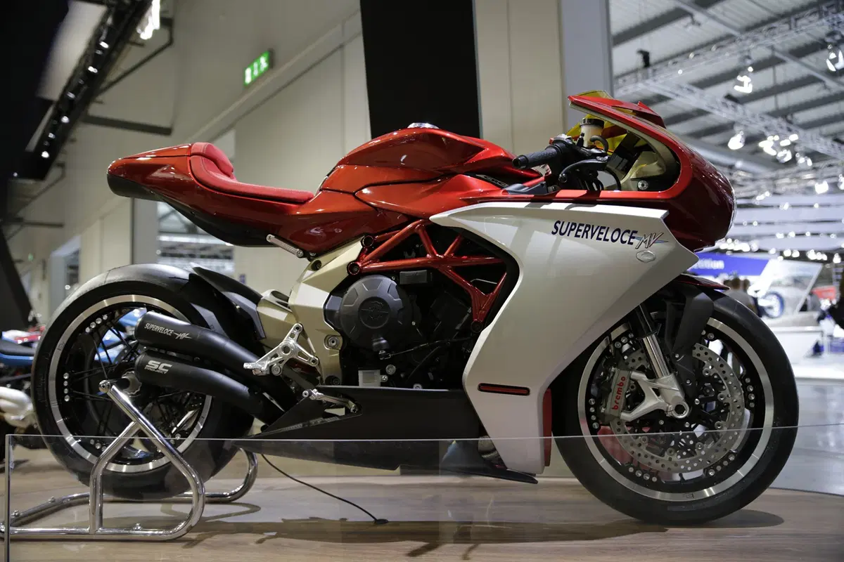 EICMA 2018: MV Agusta Superveloce 800, foto e dati (10)