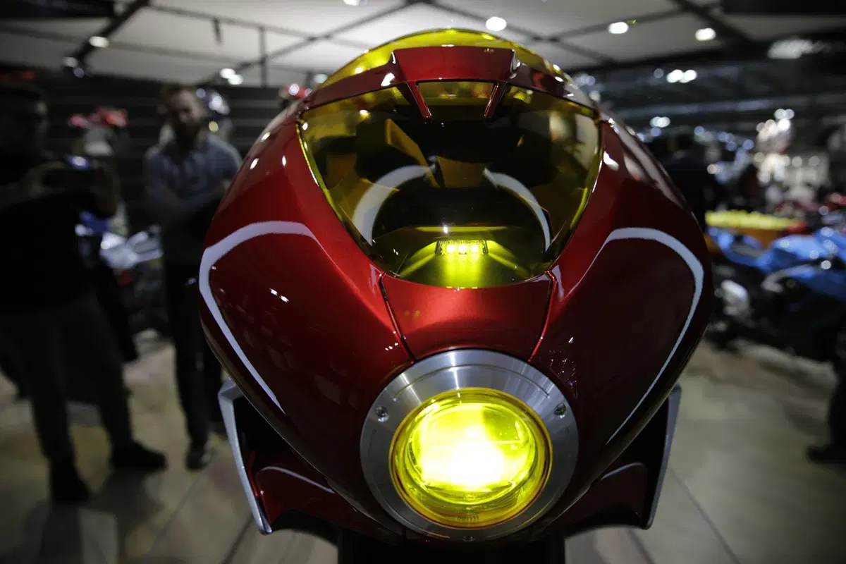 EICMA 2018: MV Agusta Superveloce 800, foto e dati (2)