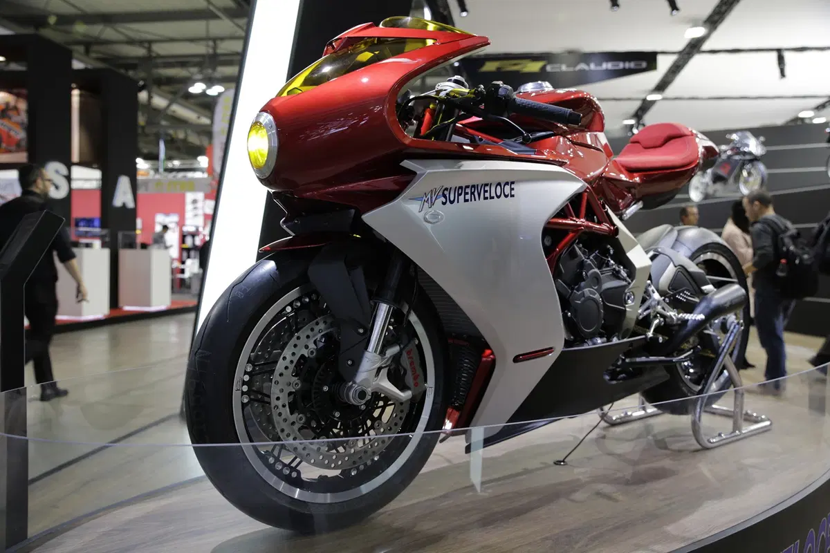 EICMA 2018: MV Agusta Superveloce 800, foto e dati (7)
