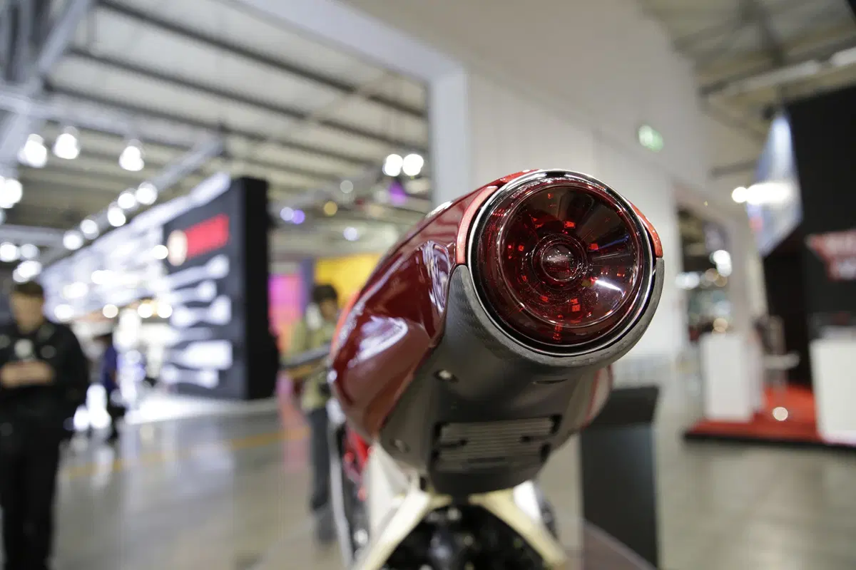 EICMA 2018: MV Agusta Superveloce 800, foto e dati (5)