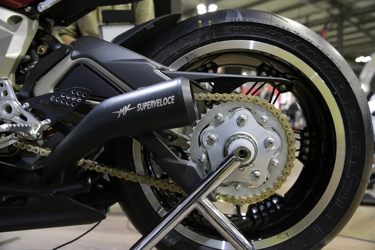 EICMA 2018: MV Agusta Superveloce 800, foto e dati (12)