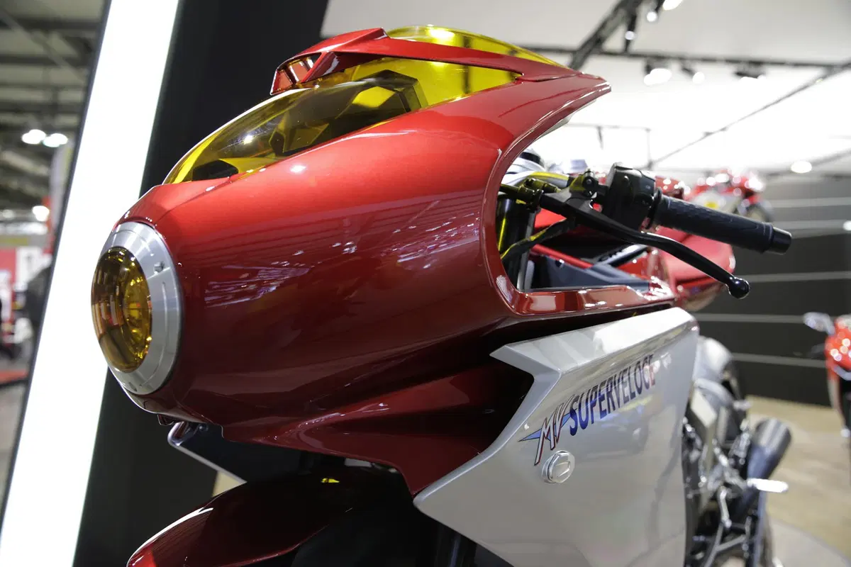 EICMA 2018: MV Agusta Superveloce 800, foto e dati (11)