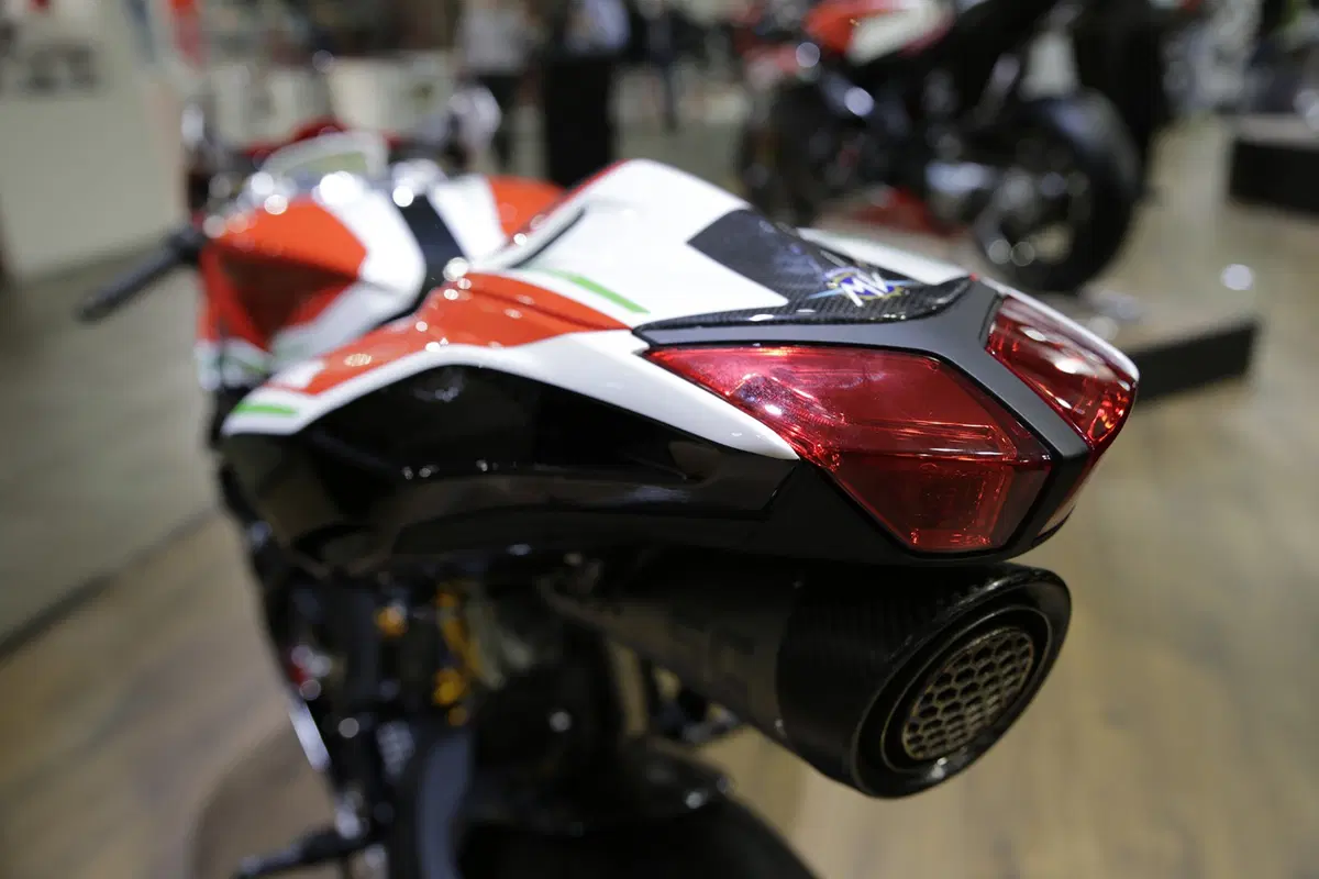 EICMA: MV Agusta svela la Gamma RC 2019 (4)