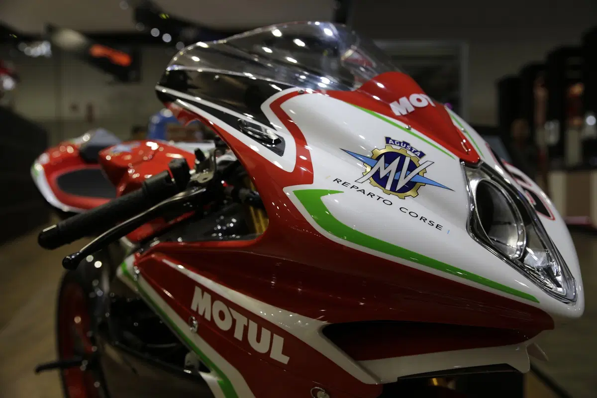 EICMA: MV Agusta svela la Gamma RC 2019 (9)