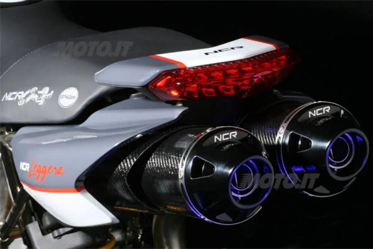 NCR elabora la Ducati Hypermotard, nasce "Leggera" (2)