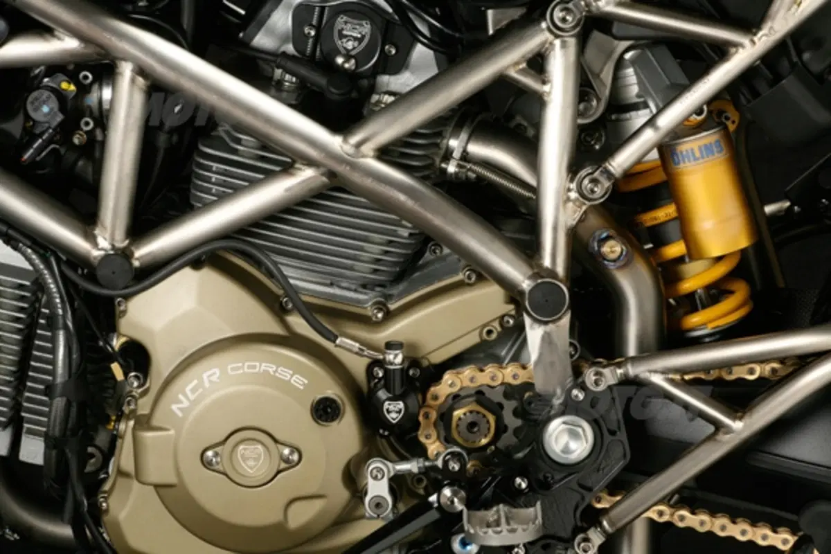 NCR elabora la Ducati Hypermotard, nasce "Leggera" (4)