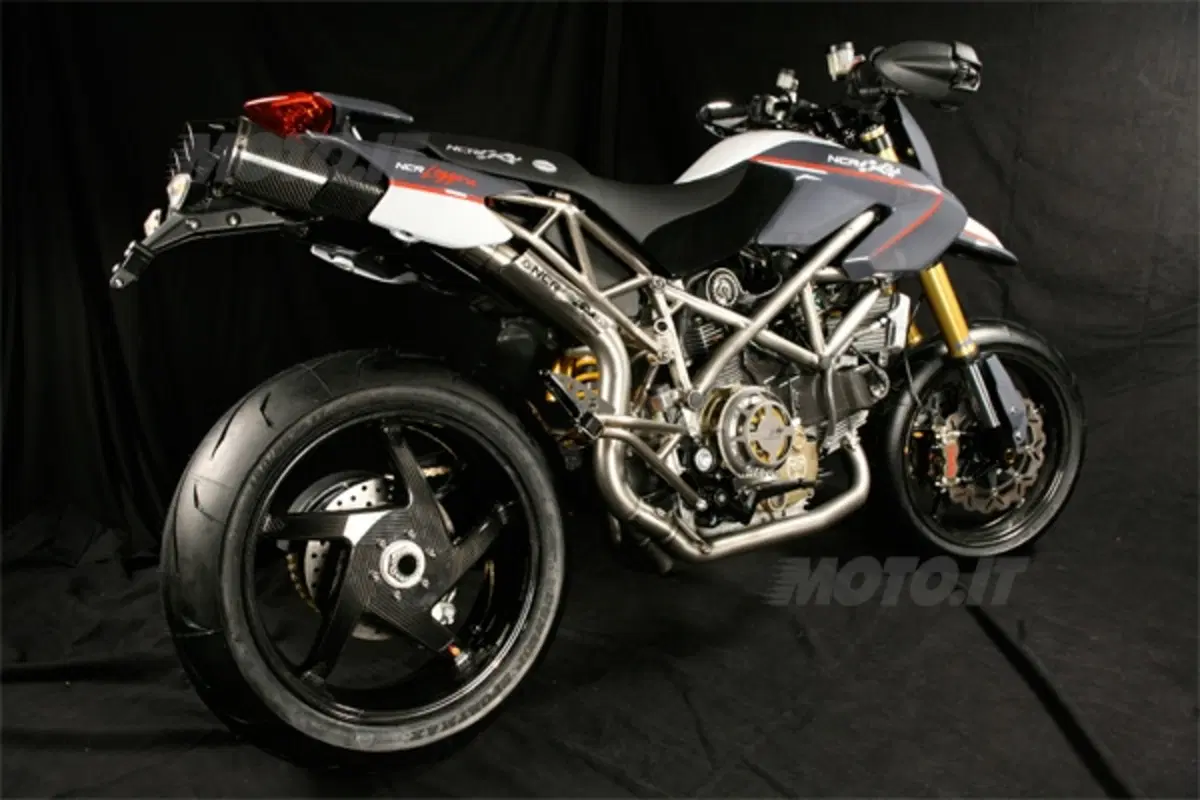 NCR elabora la Ducati Hypermotard, nasce "Leggera" (6)