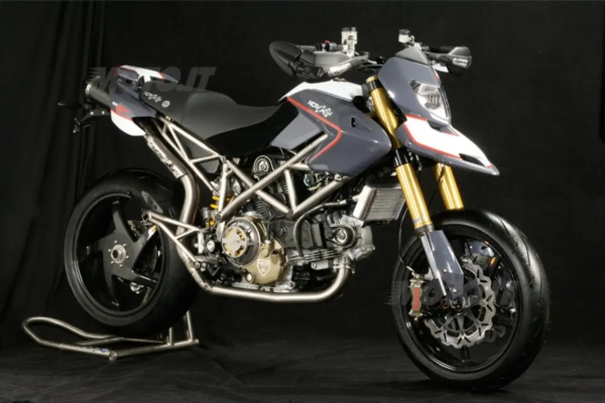 NCR elabora la Ducati Hypermotard, nasce "Leggera" (8)