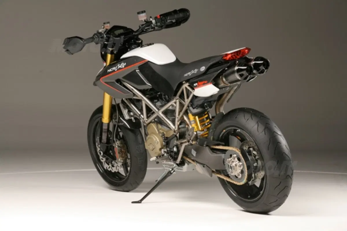 NCR elabora la Ducati Hypermotard, nasce "Leggera" (11)