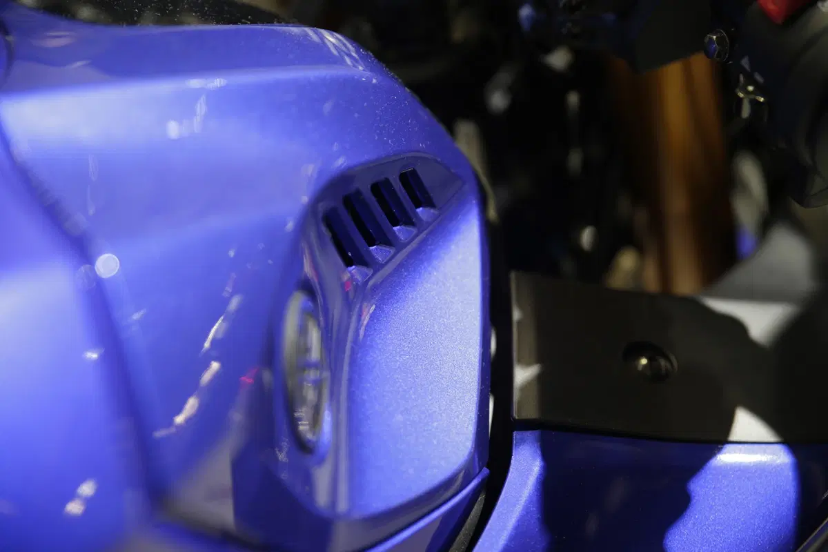 EICMA 2018: Yamaha YZF-R3, foto e dati (10)