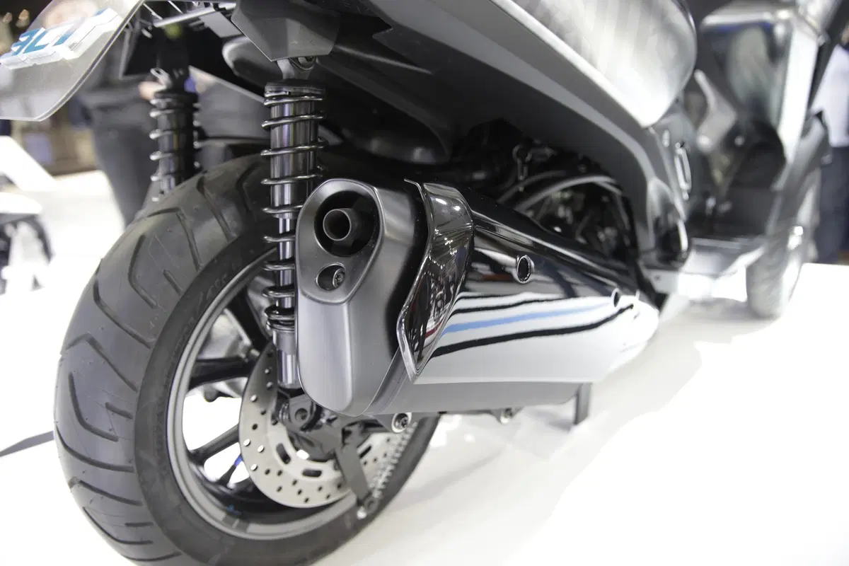 EICMA 2018: Yamaha 3CT 300 Concept (13)