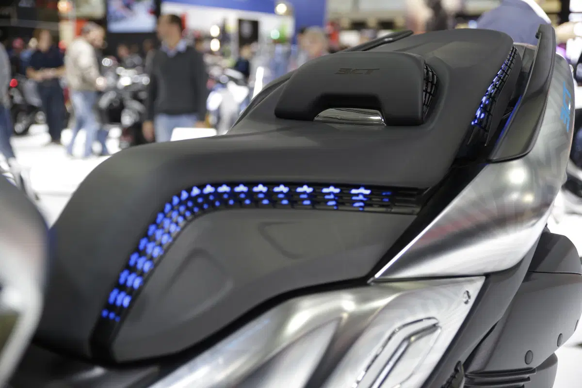 EICMA 2018: Yamaha 3CT 300 Concept (15)
