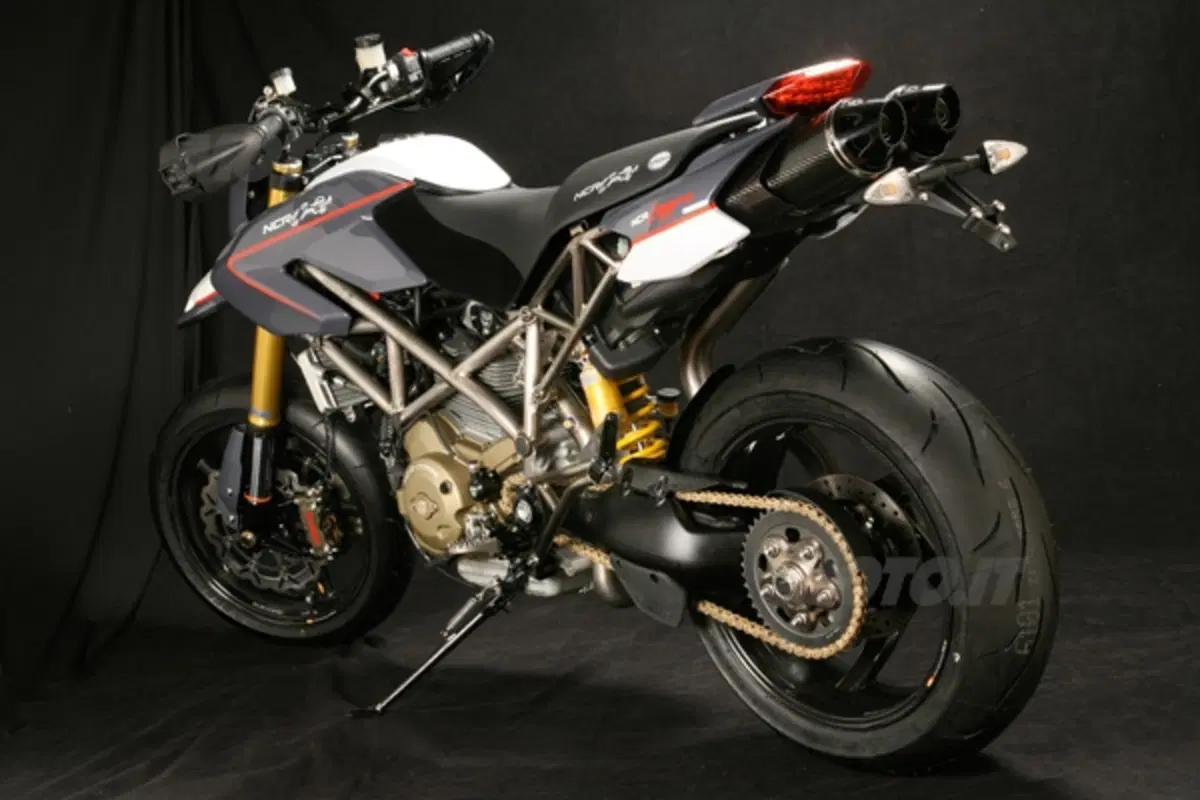 NCR elabora la Ducati Hypermotard, nasce "Leggera" (21)
