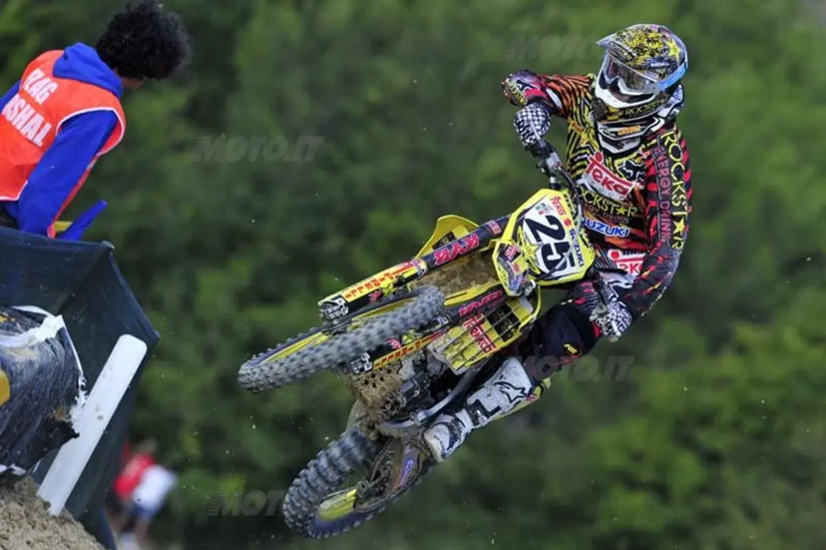 MX. Fermo Cairoli, Suzuki pigliatutto (4)