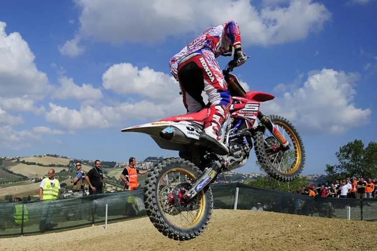 MX. Fermo Cairoli, Suzuki pigliatutto (5)