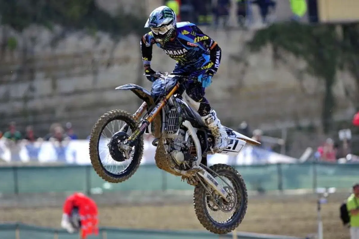 MX. Fermo Cairoli, Suzuki pigliatutto (8)