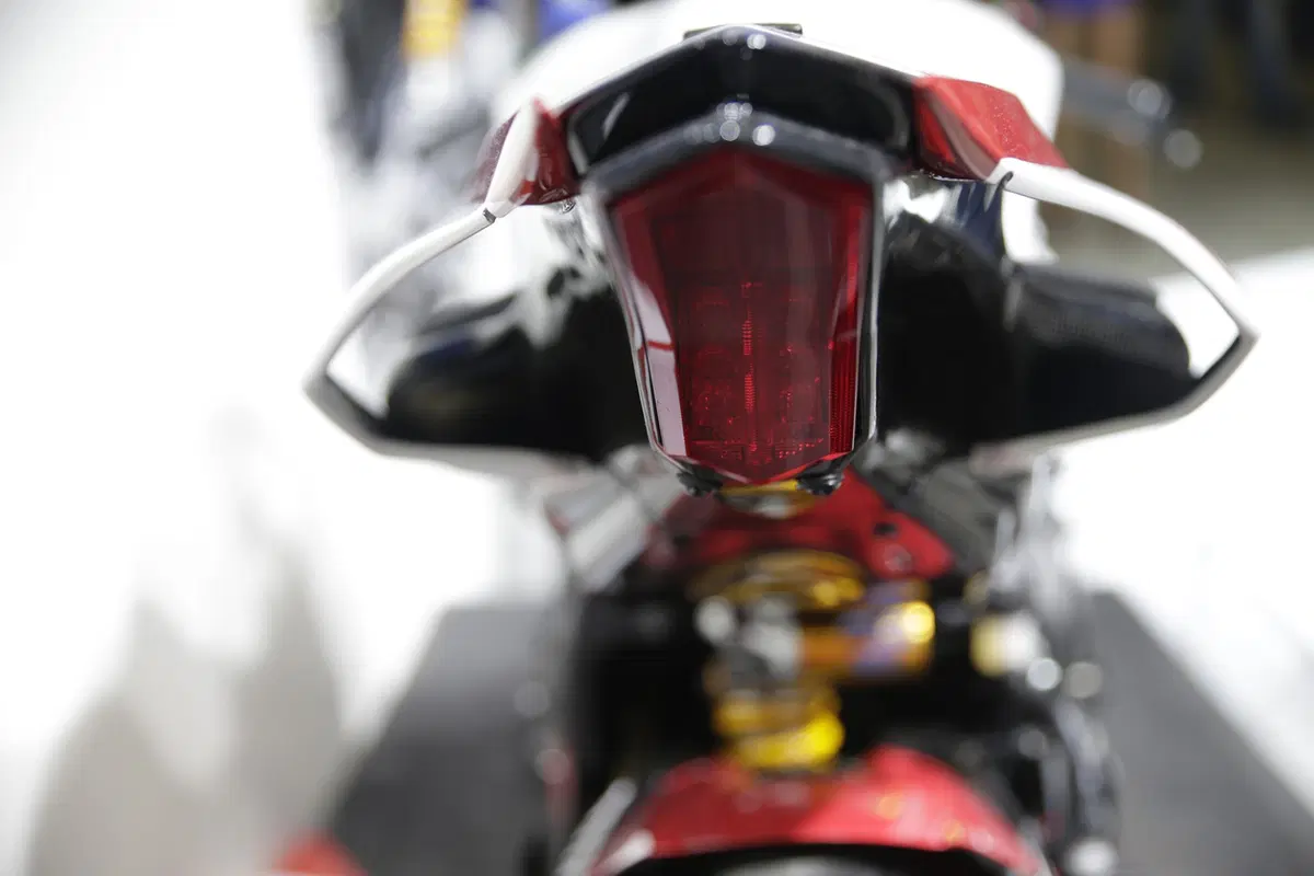EICMA 2018: Yamaha YZF-R1 GYTR, video e dati (6)