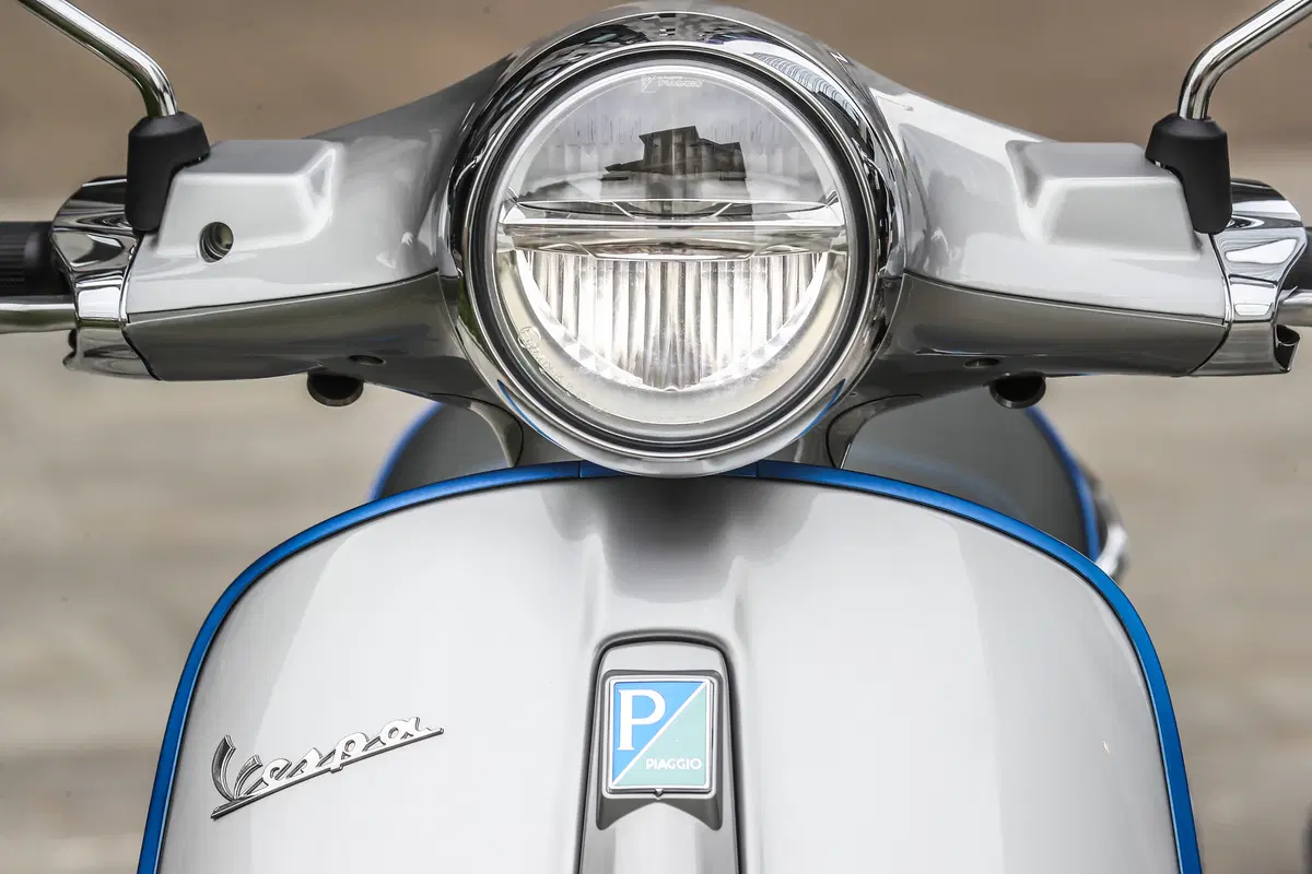 Vespa Elettrica: 100 km di autonomia senza rumore ed emissioni (15)