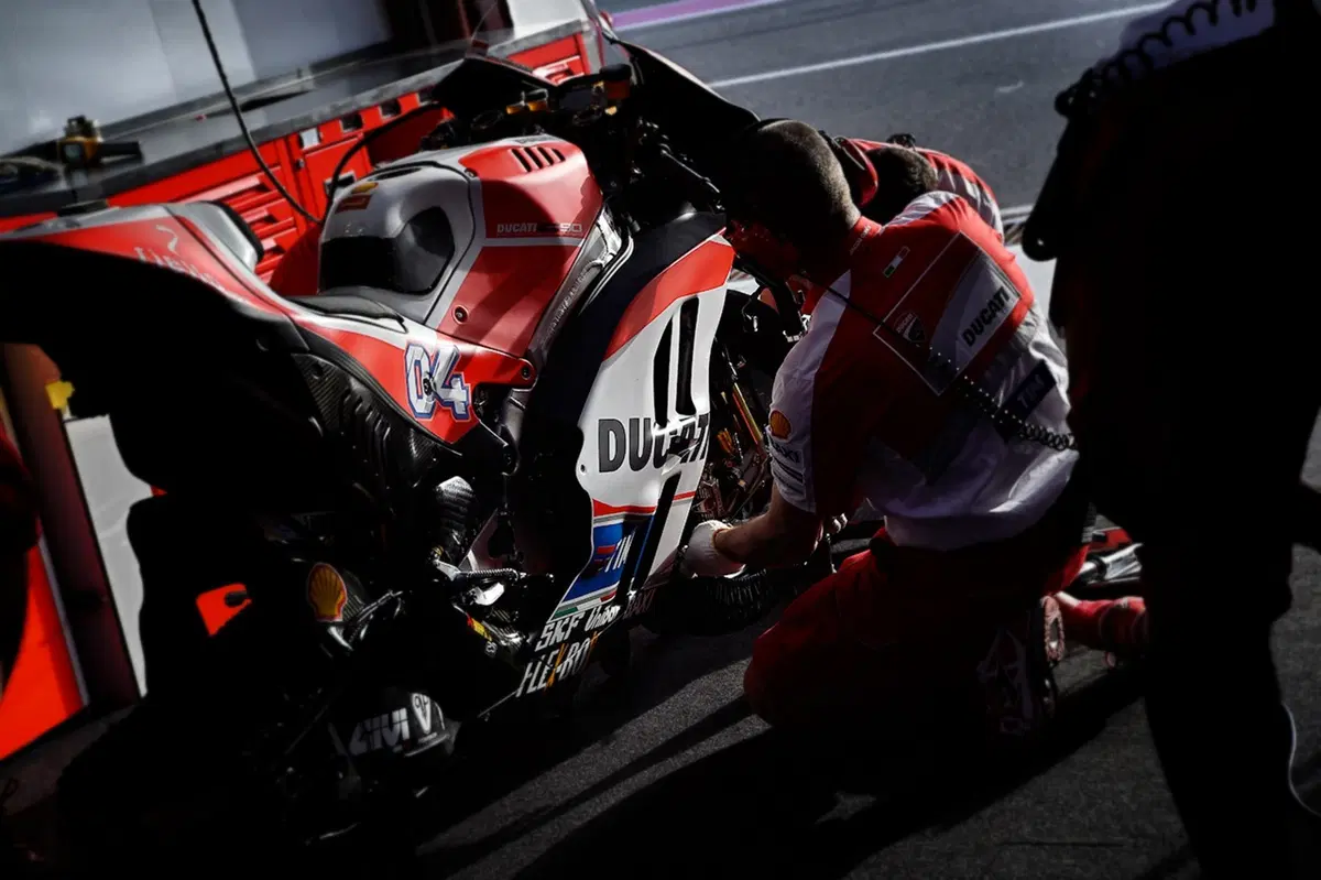 MotoGP 2016. Le foto più belle del GP del Qatar (28)