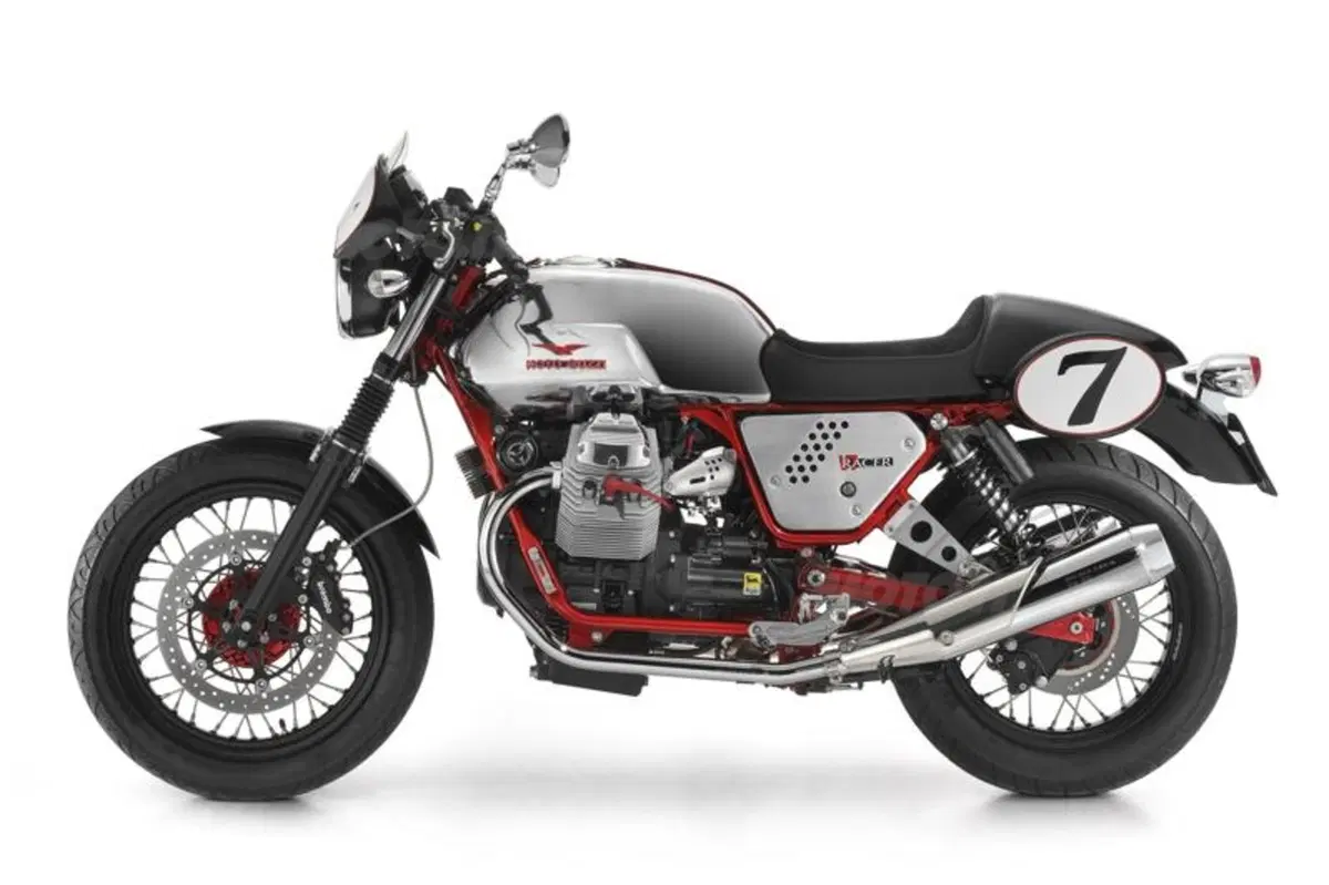 Aprilia Dorsoduro 1200 e Moto Guzzi V7 Racer. I video (2)