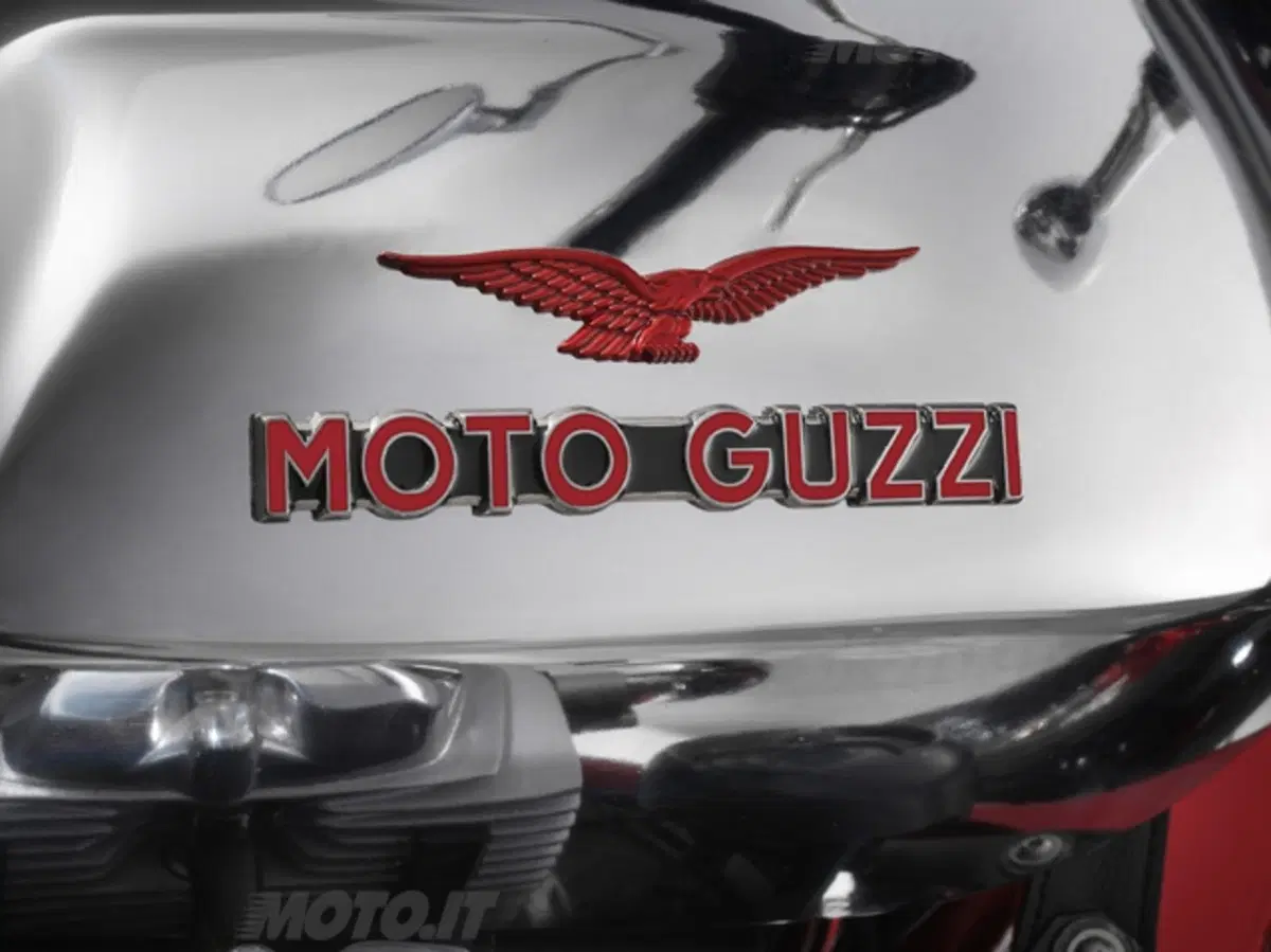 Aprilia Dorsoduro 1200 e Moto Guzzi V7 Racer. I video (39)