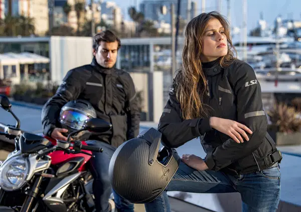 LS2 presenta a EICMA la sua linea di abbigliamento