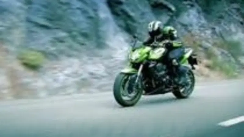 La nuova Kawasaki  Z750R 2011