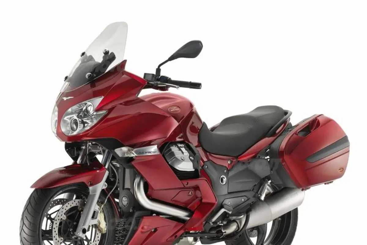Moto Guzzi presenta la Norge GT 8V (3)