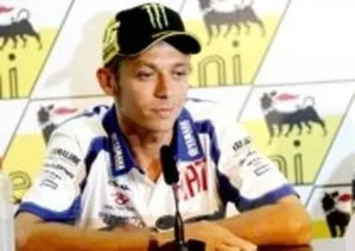 Valentino: La spalla fa sempre male, forse mi opero