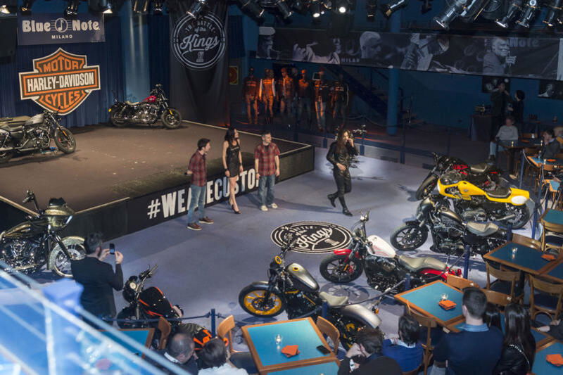 Harley-Davidson e la Dark Custom Night
