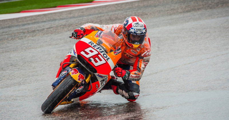 GP Valencia, FP1: prove bagnate, Marquez primo