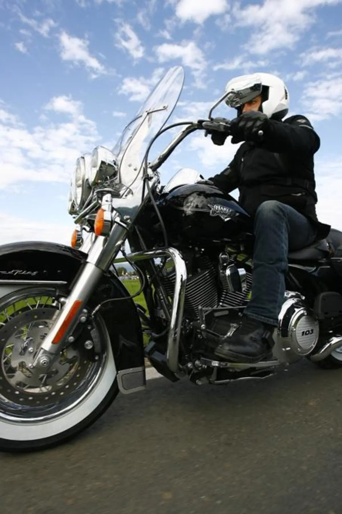 Harley-Davidson 2011  (2)