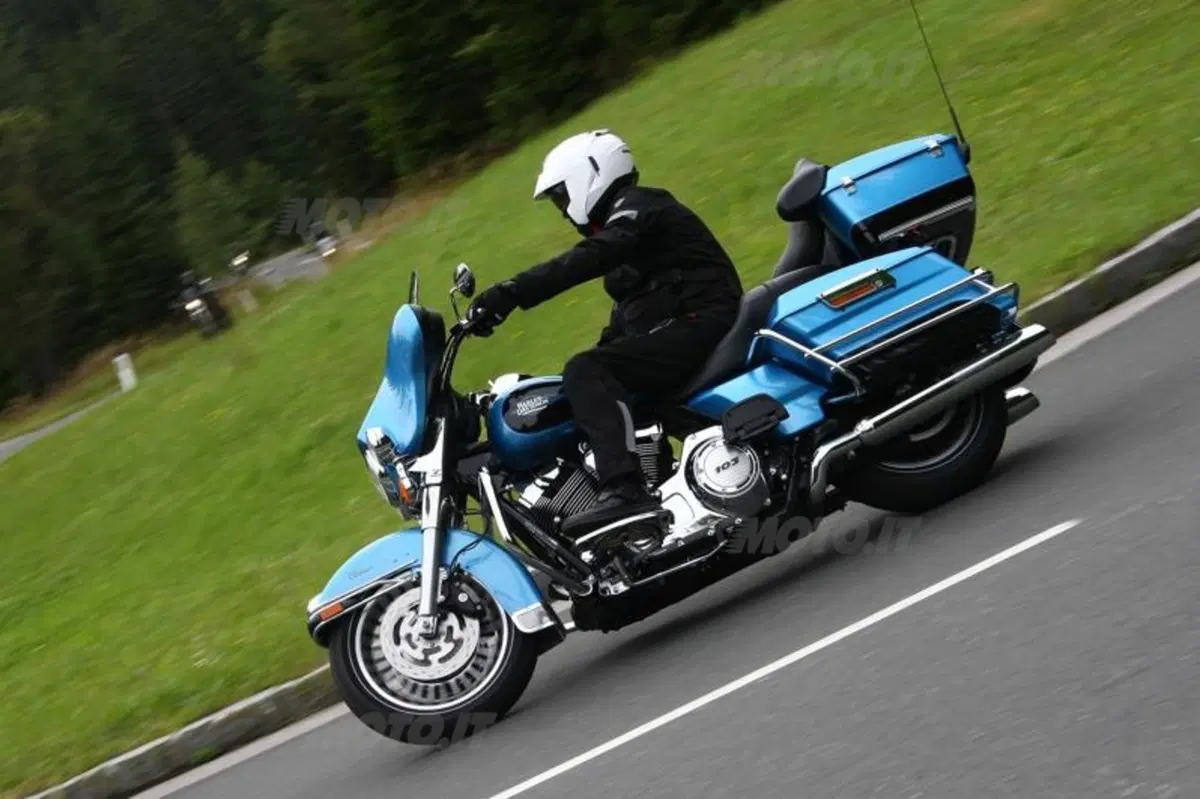 Harley-Davidson 2011  (3)