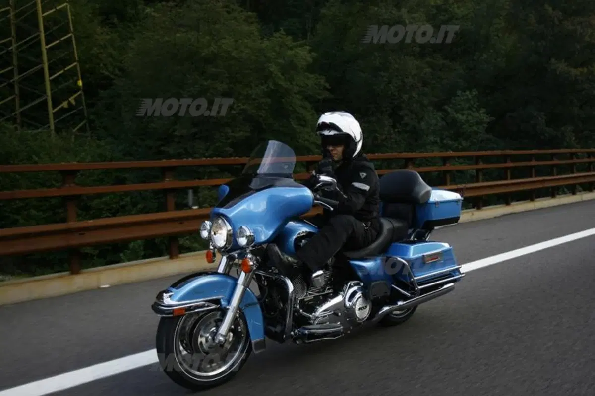 Harley-Davidson 2011  (9)
