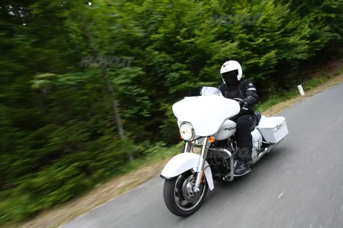 Harley-Davidson 2011  (20)