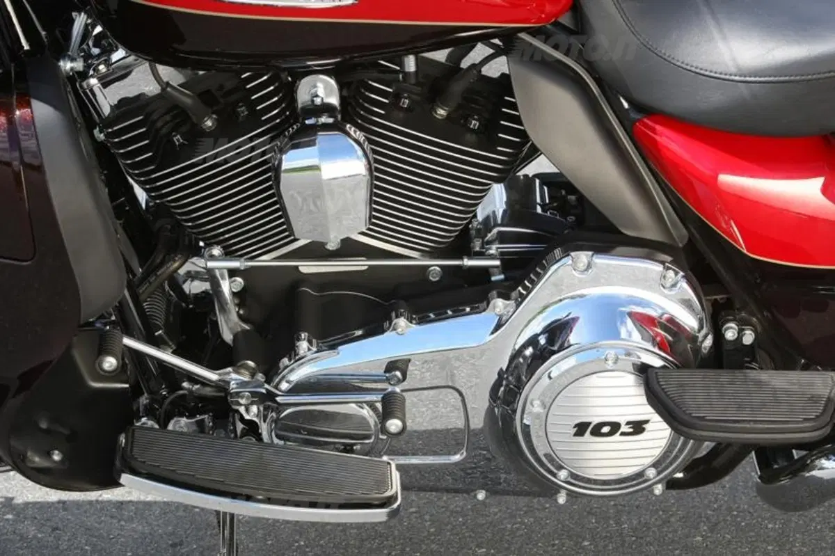 Harley-Davidson 2011  (40)