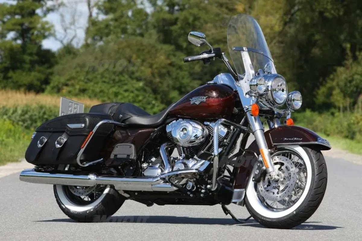 Harley-Davidson 2011  (42)