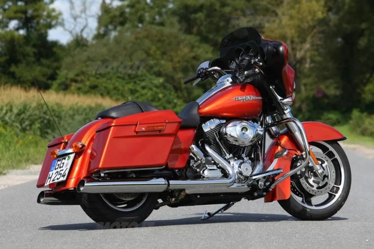 Harley-Davidson 2011  (70)