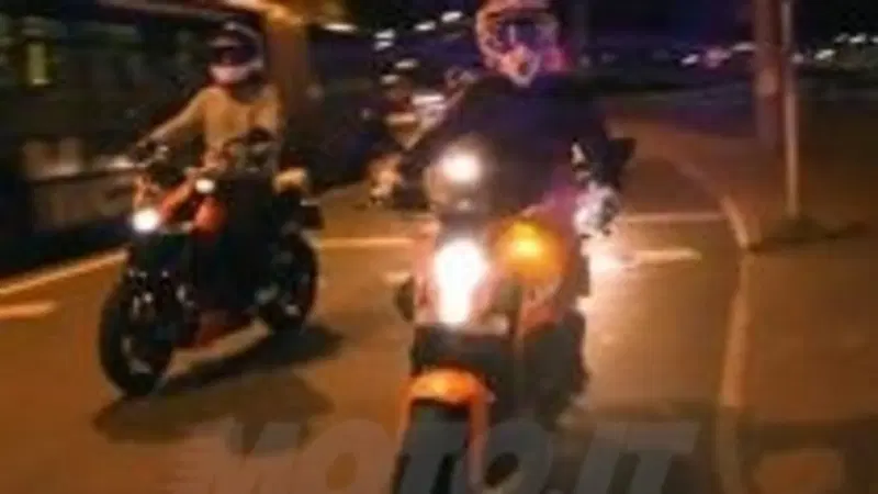 KTM 125 Duke in the city - Official video