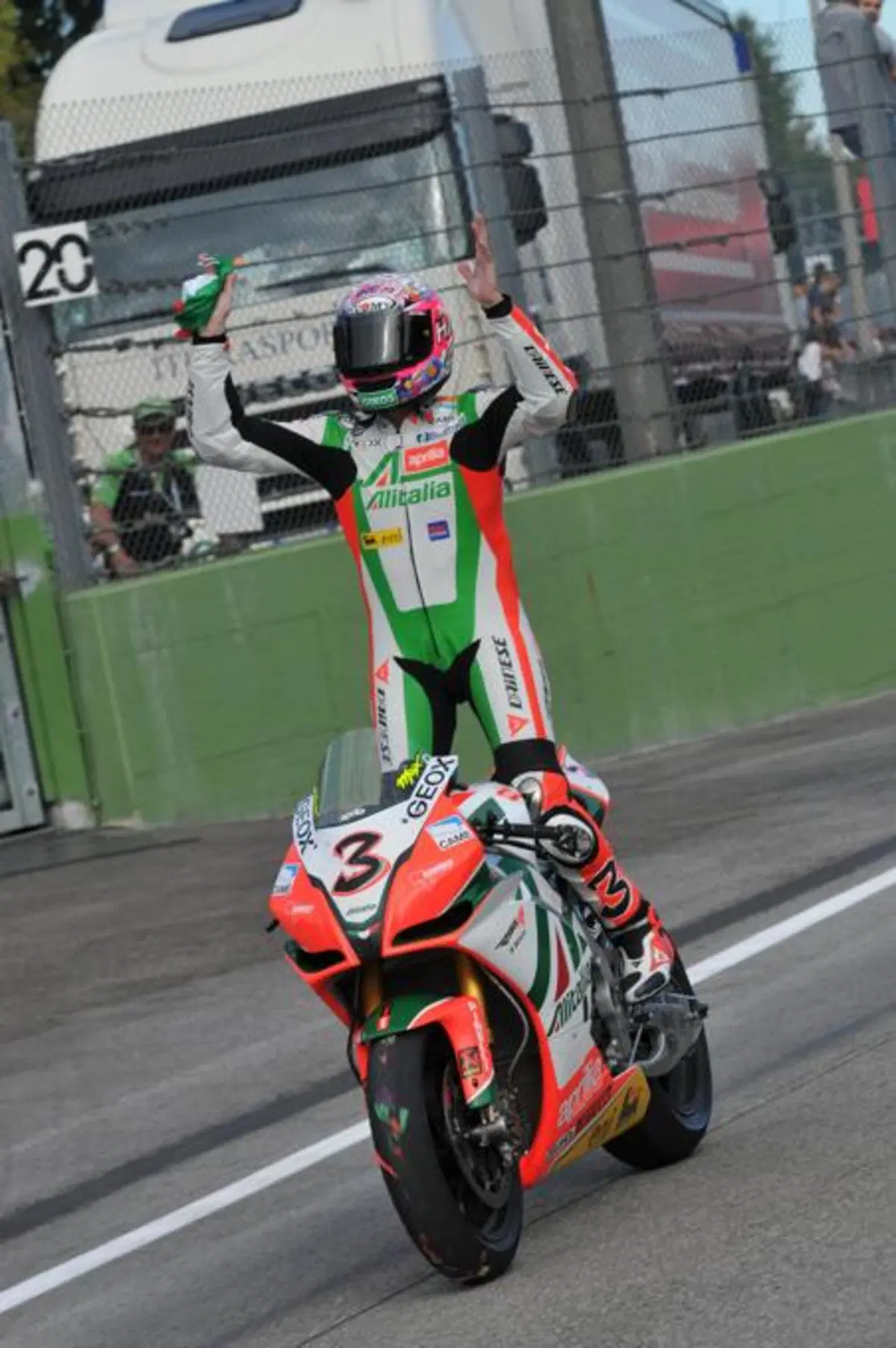Suomy campione del mondo SBK