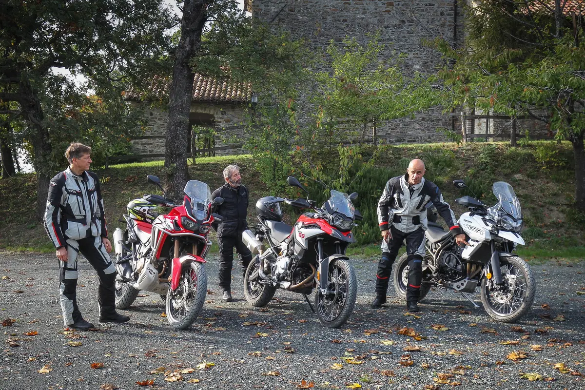 BMW F850GS vs Honda Africa Twin vs Triumph Tiger 800 XCa: COMPARATIVA MAXIENDURO 1000