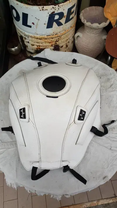 Copriserbatoio Bagster per Triumph Speed Triple